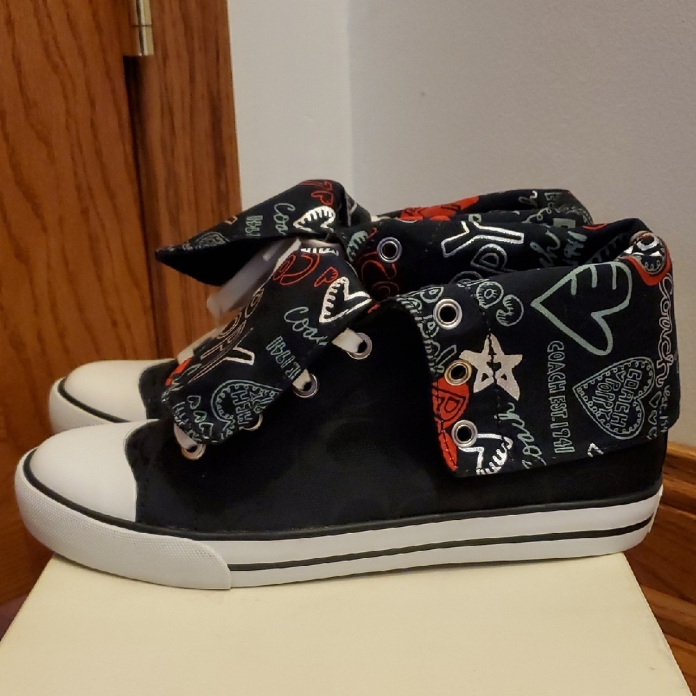 NWT Womens Coach Black and White Canvas Sneakers. 7 - Picture 4 of 16